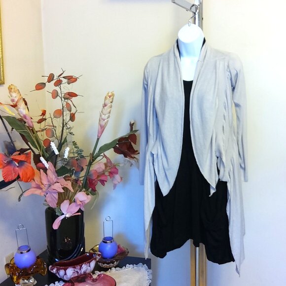 NWOT Princess Goes Hollywood Women's High Quality Silver Cardigan Sweater Jacket - Picture 4 of 8